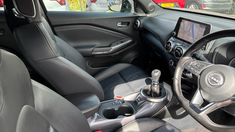 Nissan Juke 1.0 DiG-T 114 Tekna 5dr Petrol Hatchback